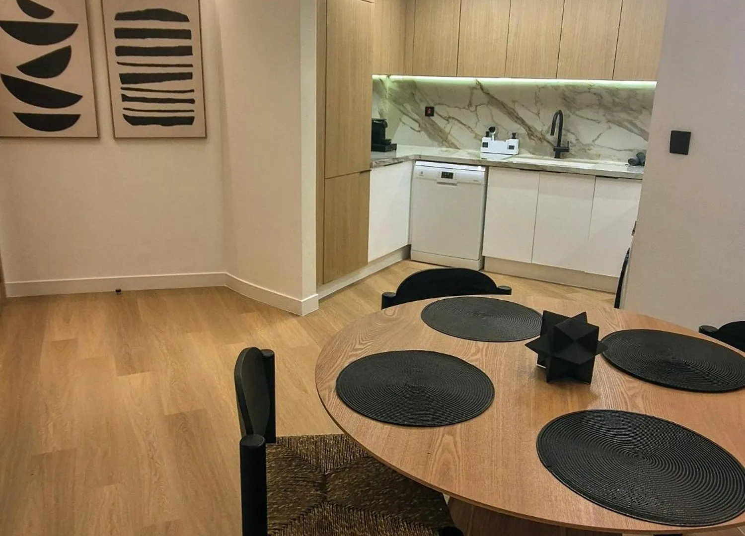 85M2 En Suite, Difc Dubai Apartment